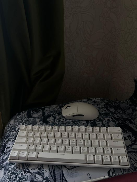 Продам игровую клавиатуру и мышь