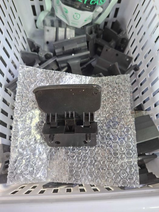 Малибу бар тилчаси, зашелка