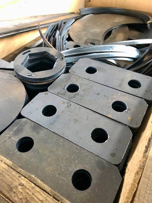 Lazerda metall kesish xizmati