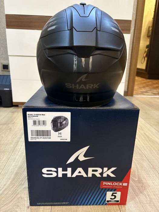 Продам новый шлем от Shark