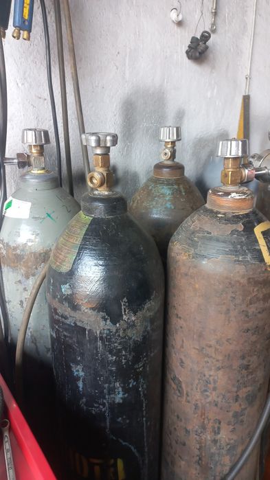 Продам кислородный балоный