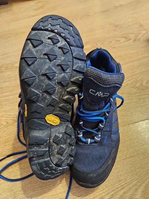 Ghete/bocanci munte -vibram  marime.36