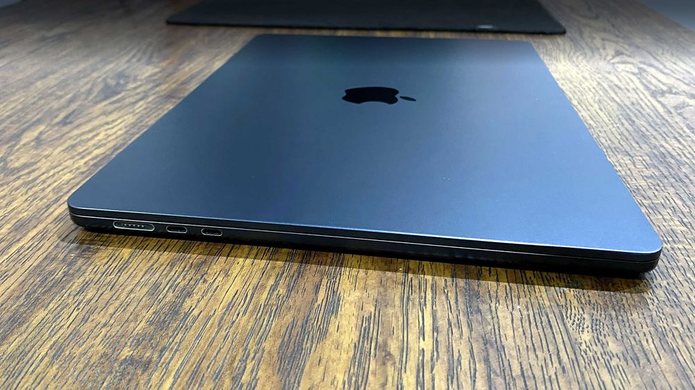 MacBook Air 15" M2 8/256 Midnight, АКБ 90%