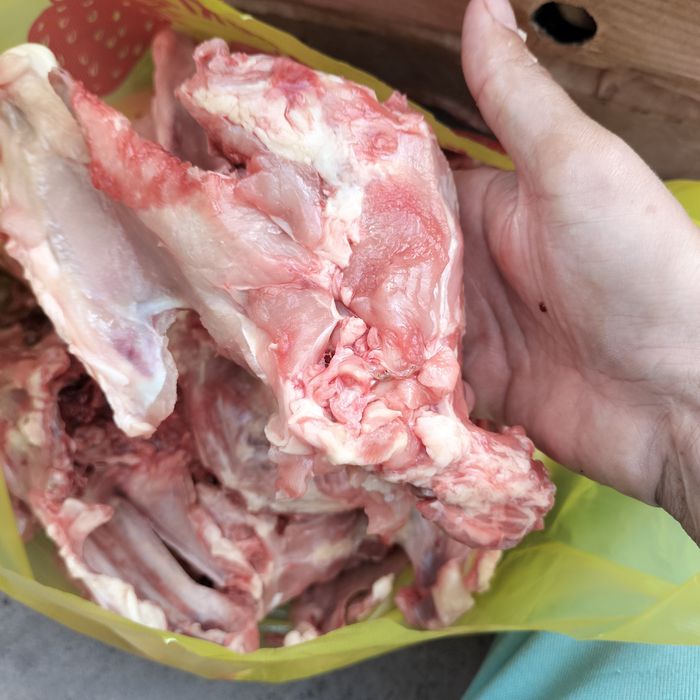 Итке мысыққа колбаса