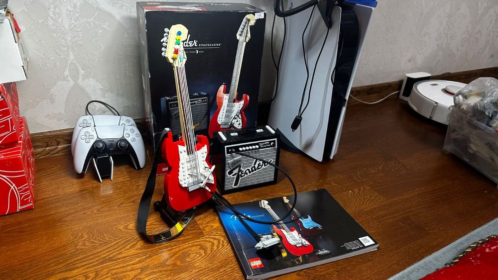 Электронная гитара лего