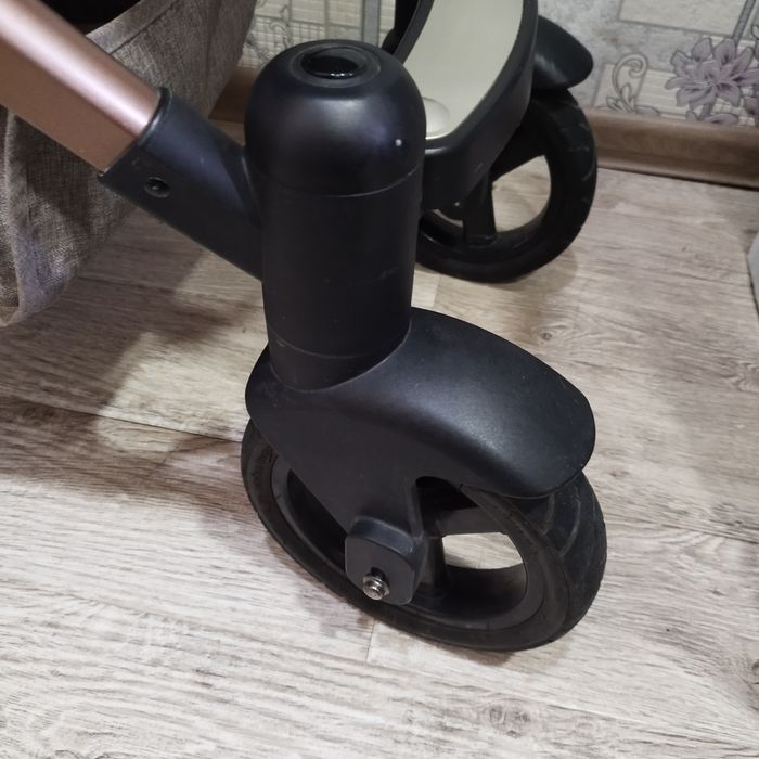 Коляска детская прогулочная.