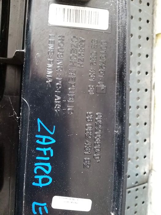 Stop tripla lampa stanga opel zafira e life 001972510 9808243180 002203900 9808243182