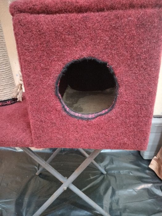 Продам домик для кота новый.