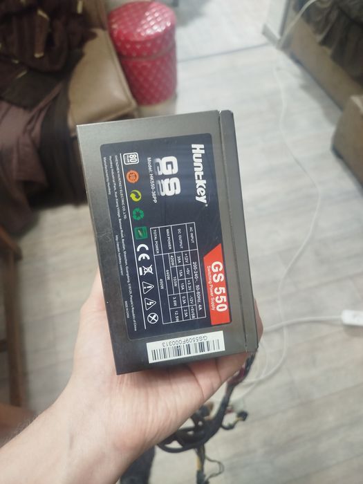 Продается блок питания huntkey gs550
