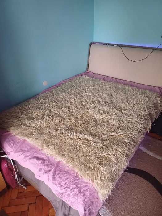 Продавам 3 броя нови бели аши/китеници