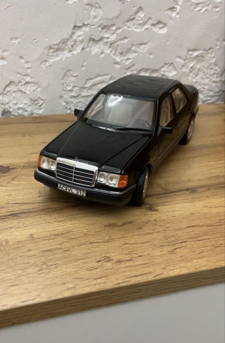 Коллекционные модели в масштабе 1:18 с подсветкой