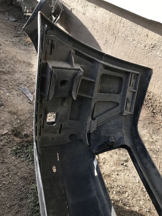 Продам передний бампер Bmw e34 привозной оригинал