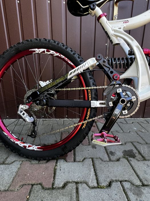 Vand bicicleta de downhill norco theam 2011