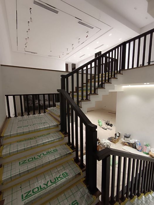 Перила в стиле хай тек