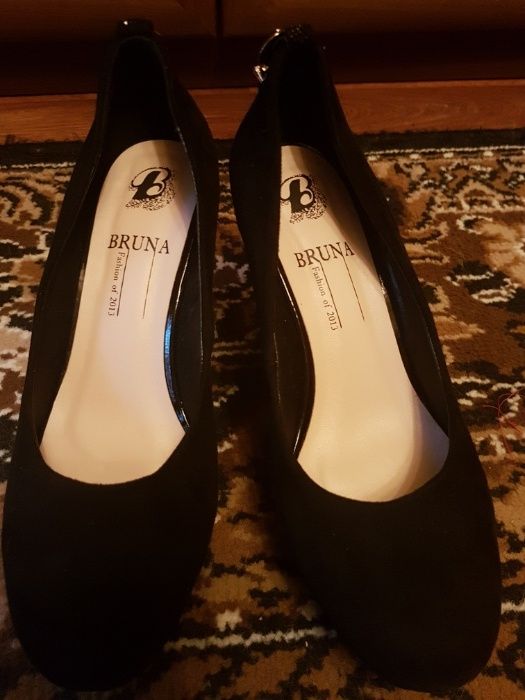 Продам новые туфли.