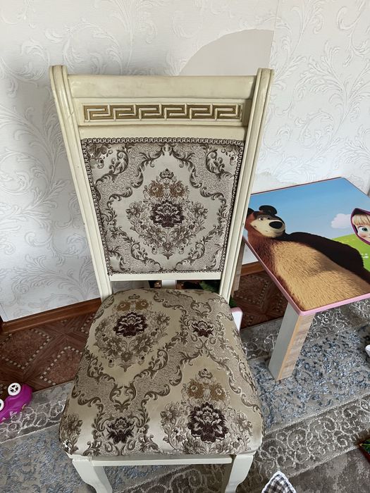 Стулья сатылады 8шт бар