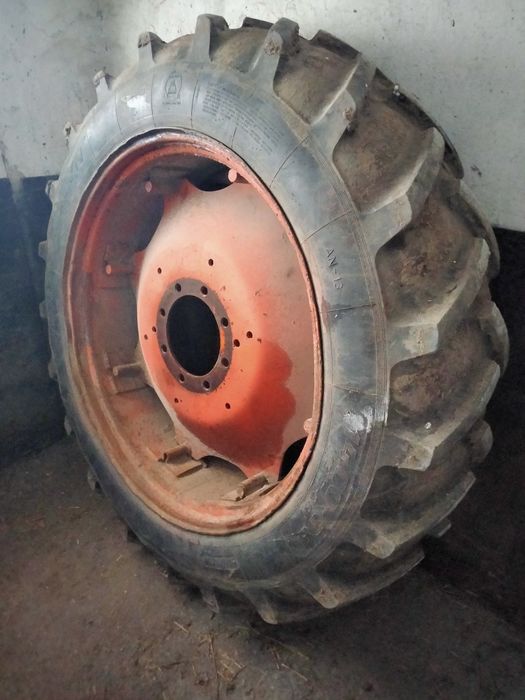 Roată spate tractor u 650