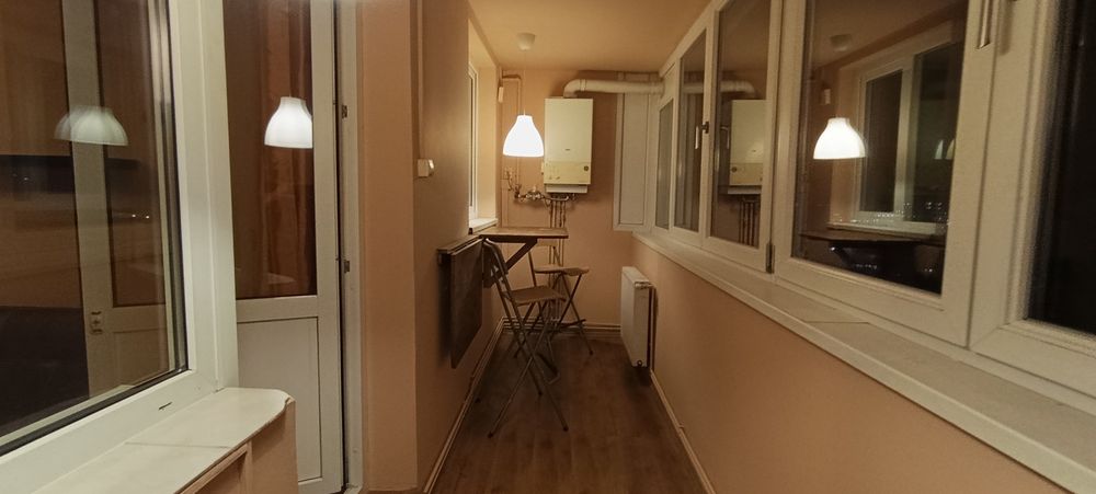 Apartament (3 camere)  decomandat de închiriat