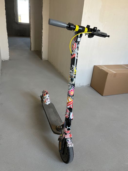 trotinetă electrică lexgo custom     (descriere)