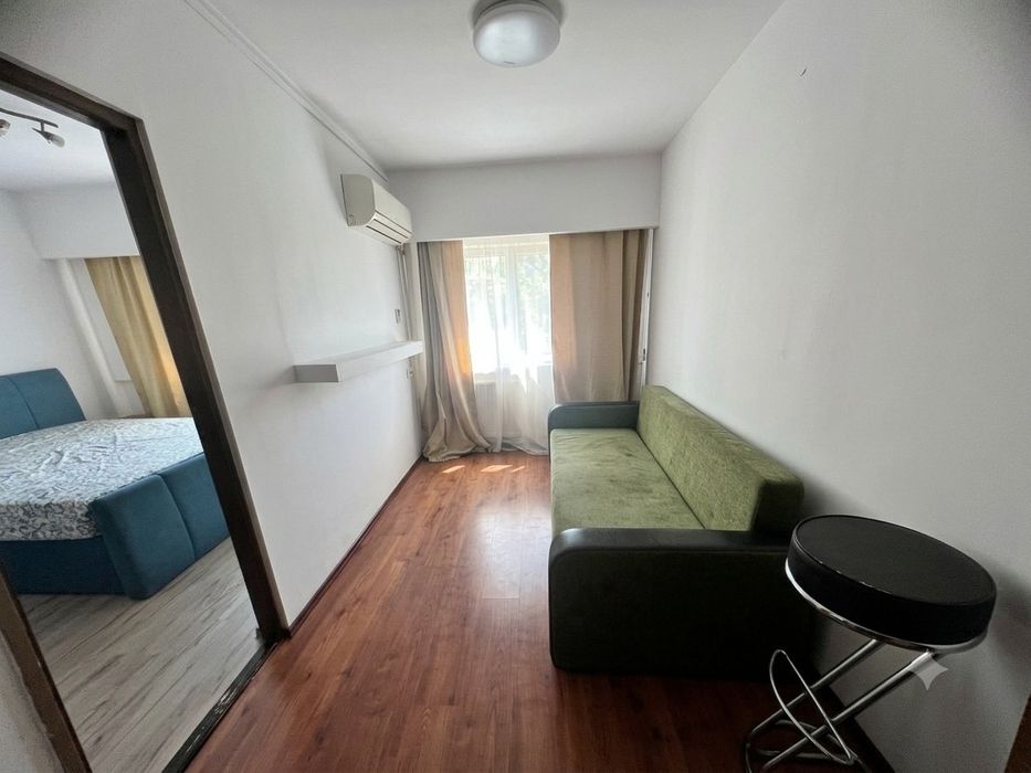 Închiriez apartament cu 3 camere