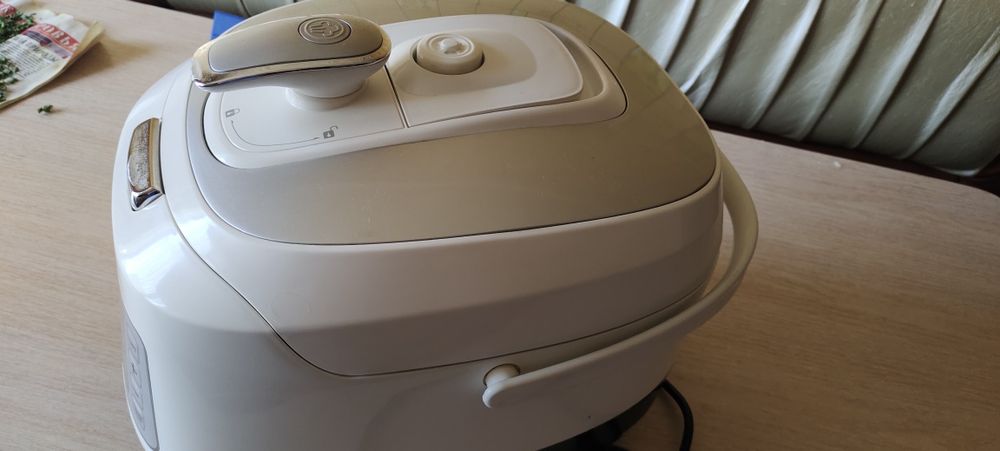 Продам мультиварку