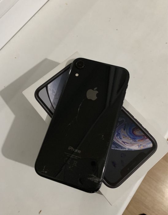 Продам айфон XR в хорошем состояний