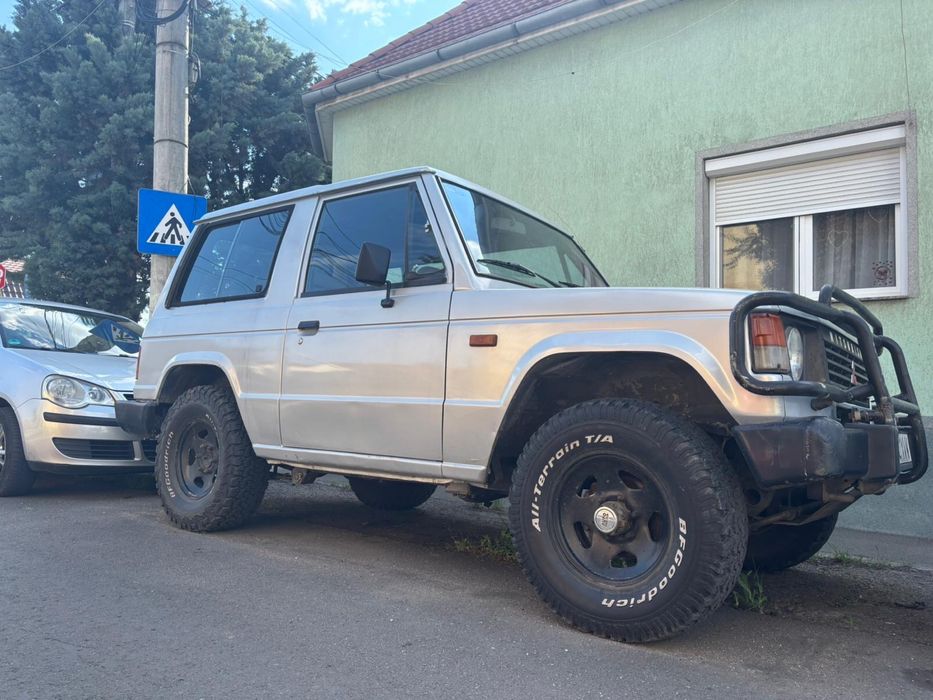 Mitsubishi Pajero Mk 1 2.5TD autoutilitara de Italia