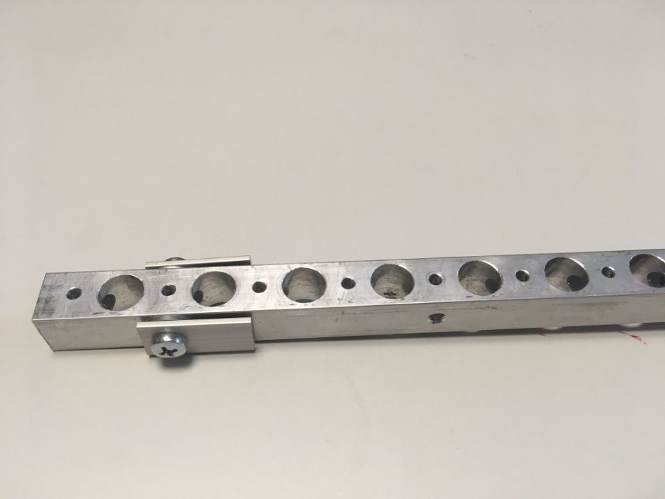 Sablon mobila liniar aluminiu L=600mm bucse calite 2x 4, 7, 8 mm