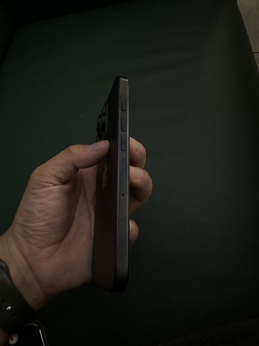 Iphone 16 pro black titan 128 gb