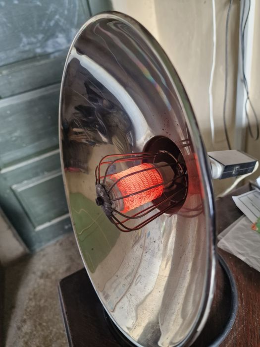 Radiator electric parabolic model an 1948