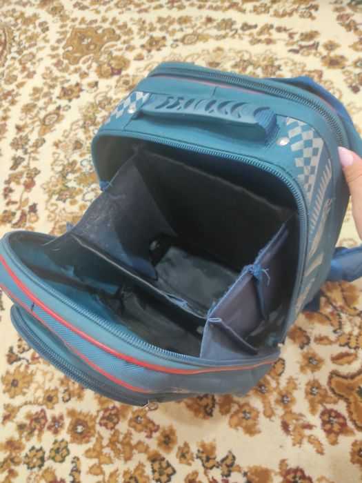 Продам рюкзак школьный