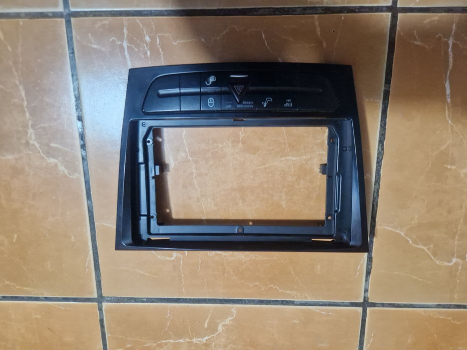 Продаю рамку под андроид мерседес 211