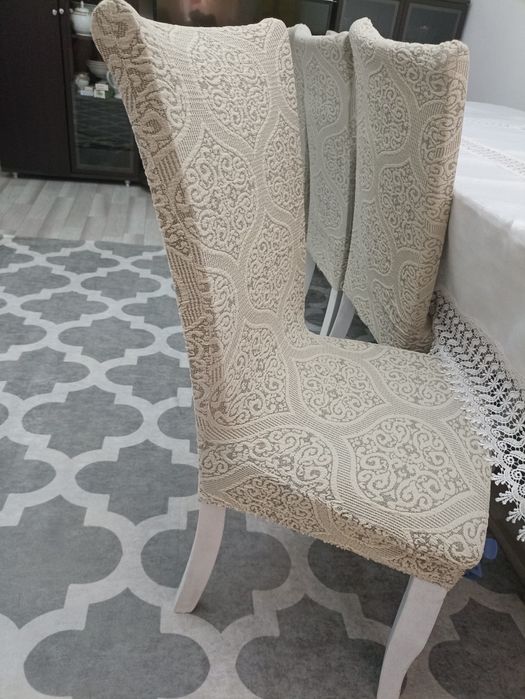 Стол со стульями