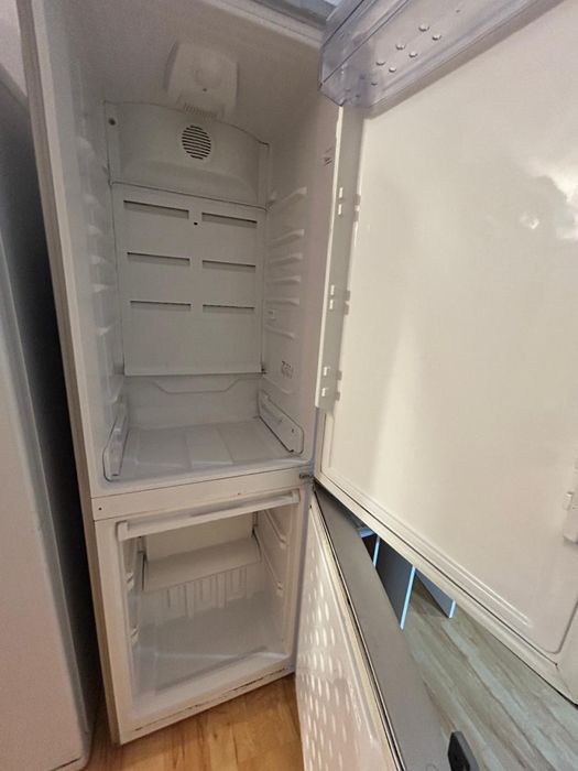 Продаю холодильник