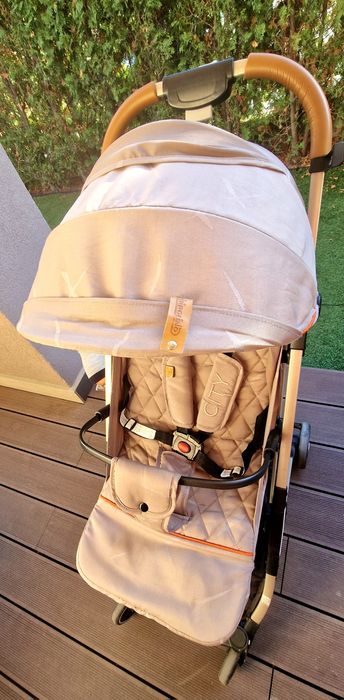 Детска лятна количка Chipolino City бежов цвят