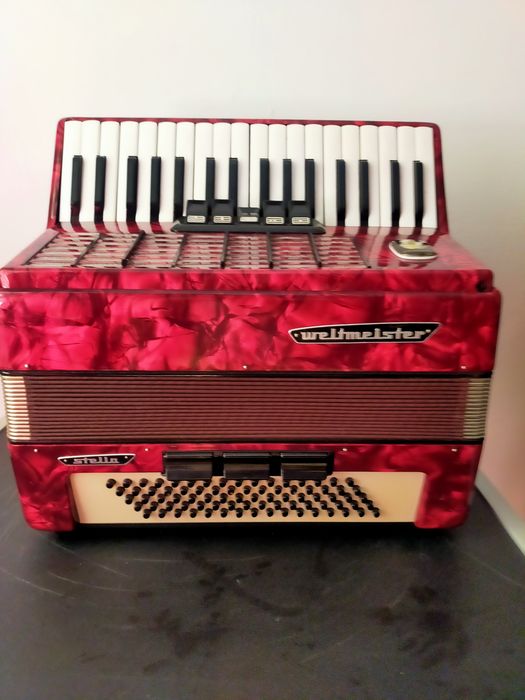 Vănd acordeon weltmeister stela 80 b