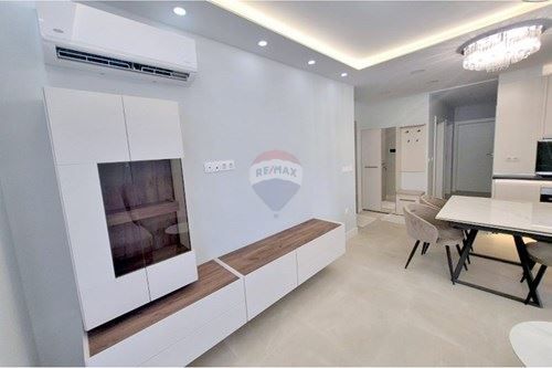 Дава се под наем Тристаен апартамент в Варна, Възраждане 1 - 85 кв.м за 765 € - Снимка #5