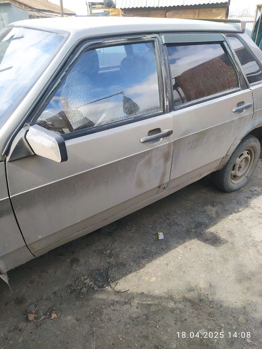Продам ваз21099 за 430000.торг.