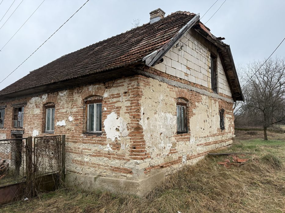 Teren + Clădire în sat Chitid