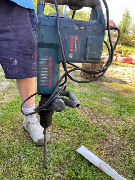 Vând picamăr Bosch Profesional folosit foarte puțin.