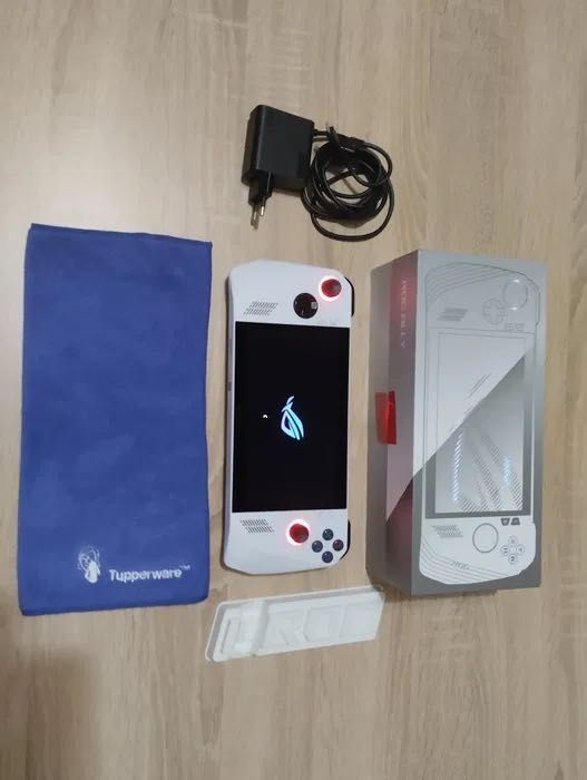 Нов Asus Rog Ally Z1 Extreme