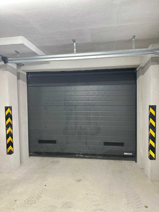 Дава се под наем Гараж / Паркомясто в Велико Търново, Център - 22 кв.м за 112.2 € - Снимка #2