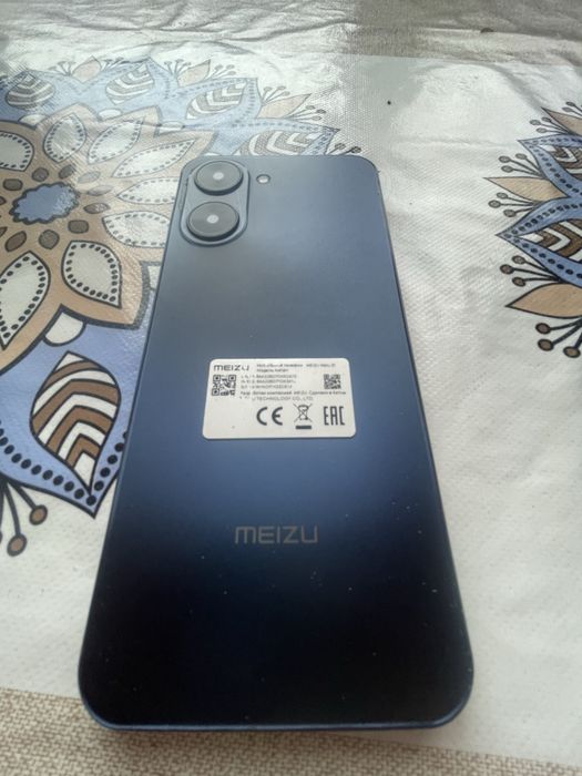 Продам телефон минус камера не работает