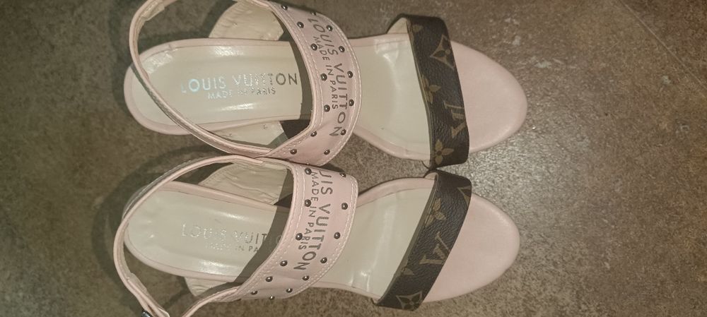 Дамски сладурски сандали