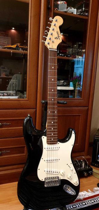 Peavey Rage 158 китарно комбо усилвател Squier by Fender соло китара