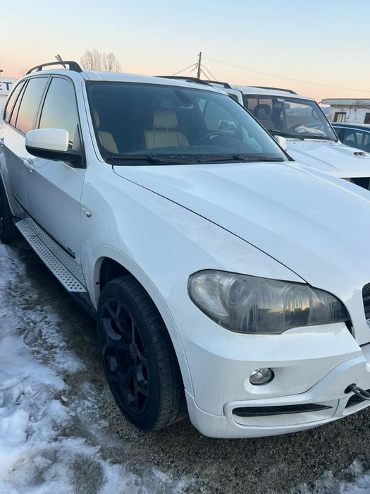 BMW E70 X5 3.0 si 272