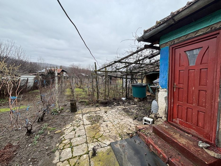 Casa de vanzare + teren agricol sat Ceptura de Sus