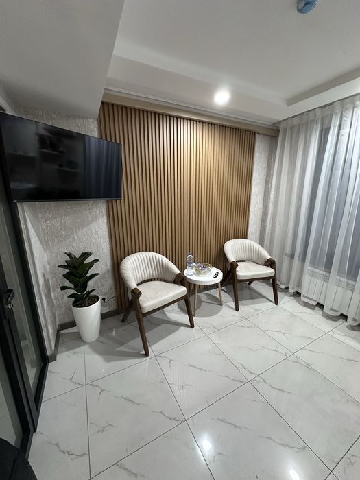 Продам почти новые кресла-стулья из ореха