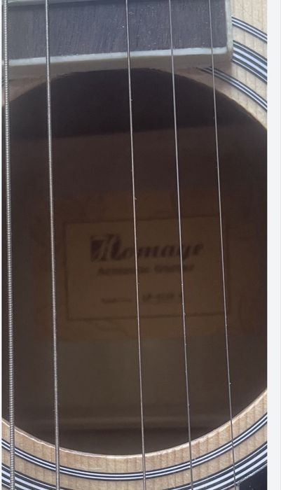 Акустическая гитара HOMAGE небольшой дефект на корпусе, в цене учтено