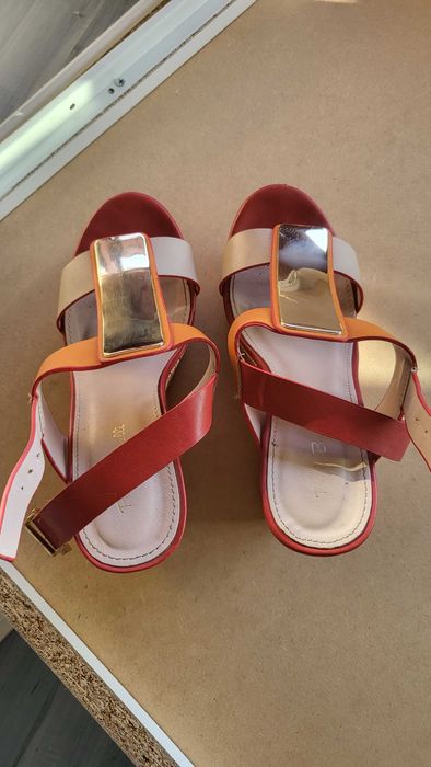 Дамски сандали на платформа